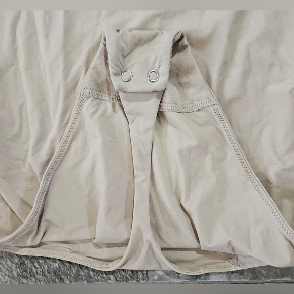 Auden Luxe Stretch Fully Lined Bodysuit -Short Sleeves- Size Large NWT - Picture 8 of 8